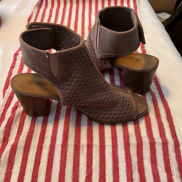 Massini open toe mules size 8.5 - Picture 2 of 3